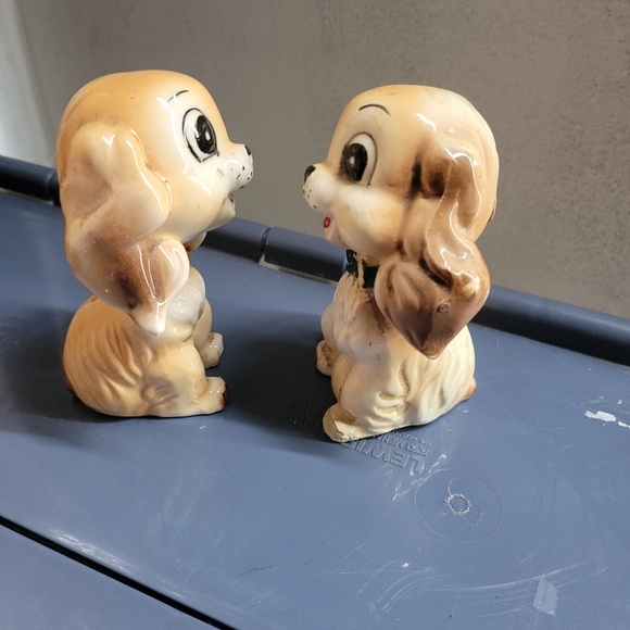 Commodore vintage glazed puppies dogs puppy dog salt and pepper shakers - Picture 2 of 13